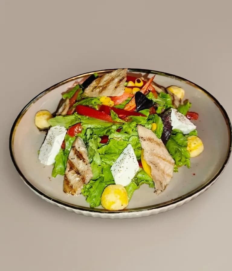 Салат с куриной грудкой/Chicken breast salad 