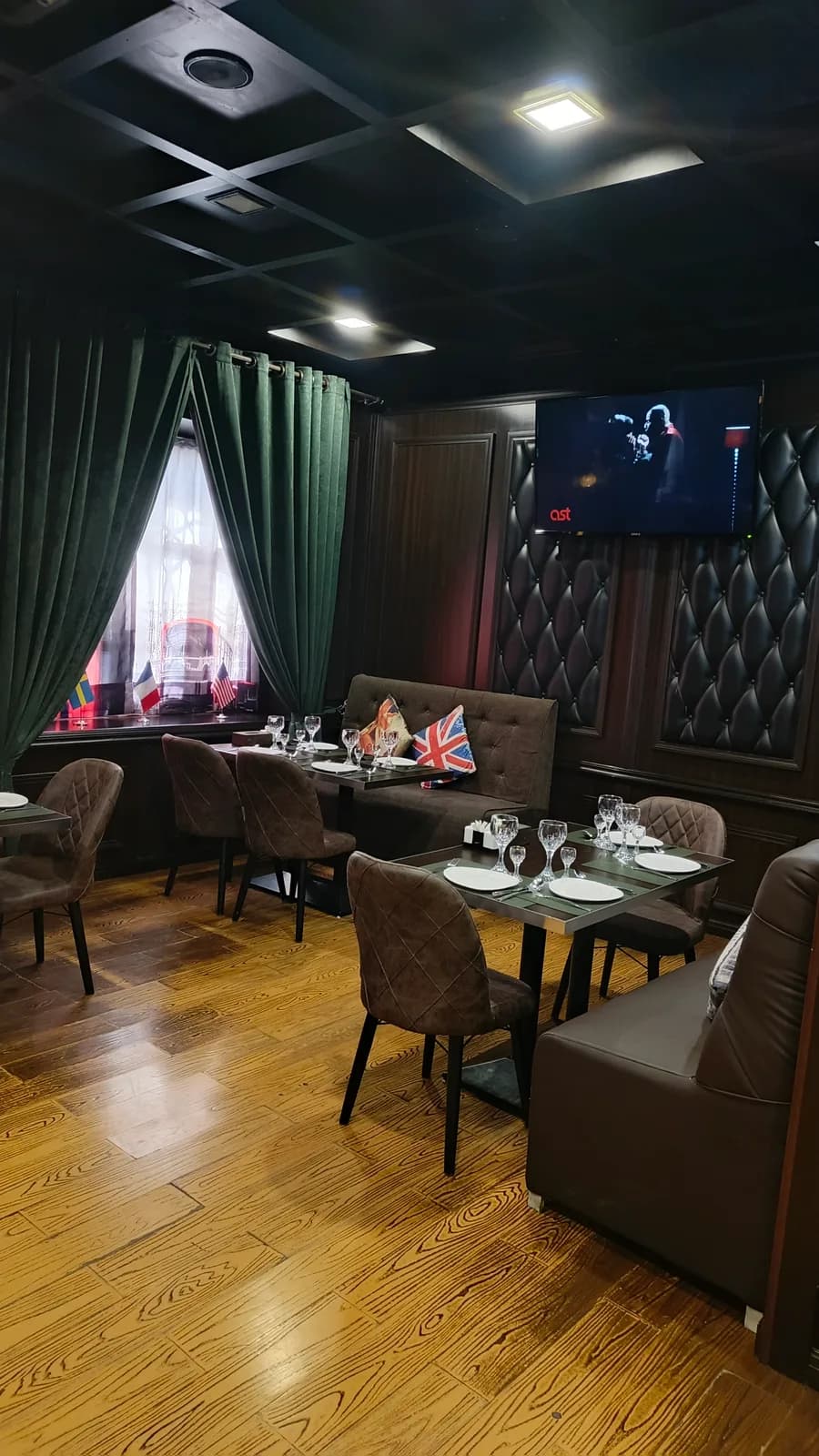 PRAGA restaurant