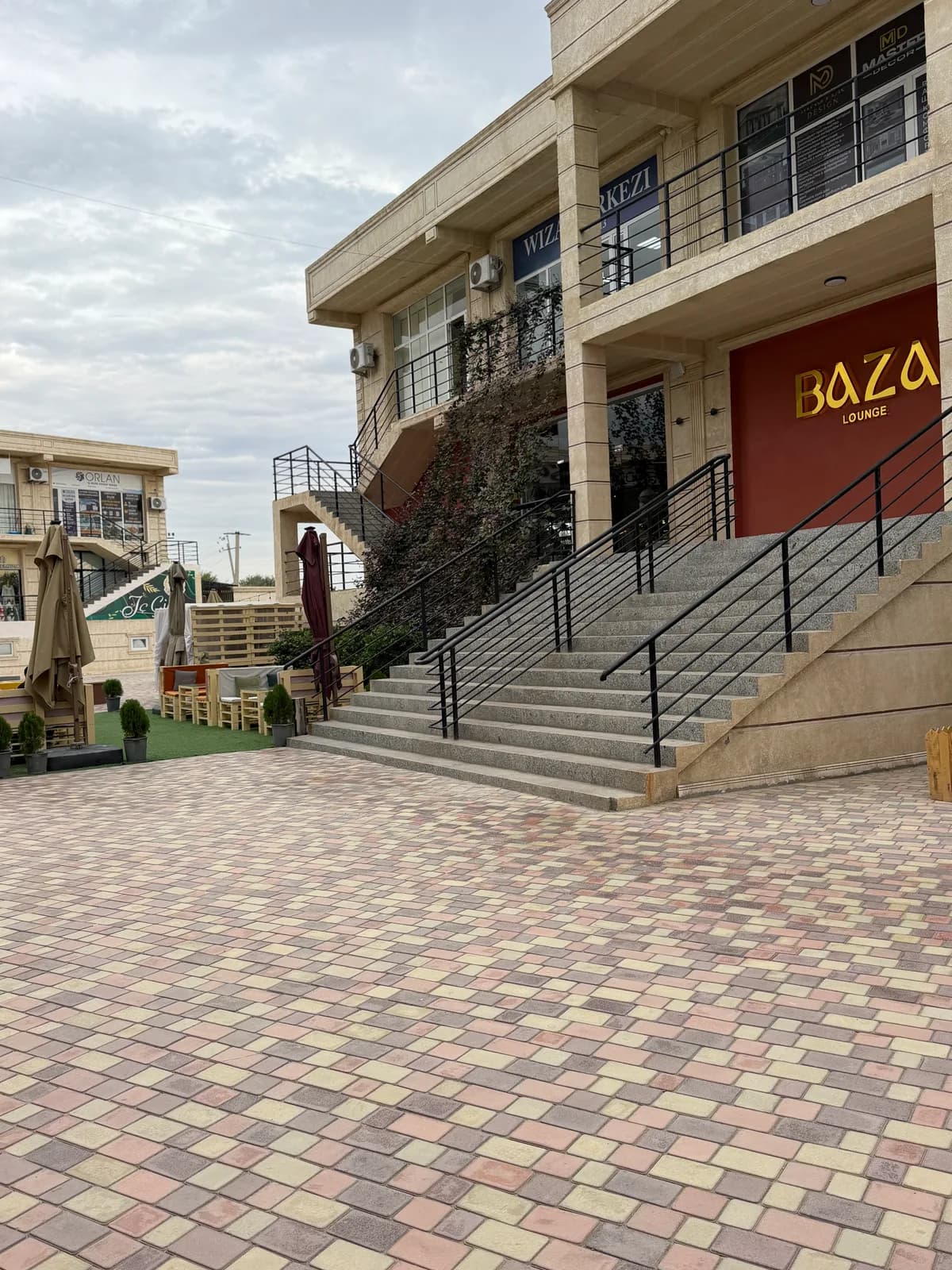 BAZA LOUNGE