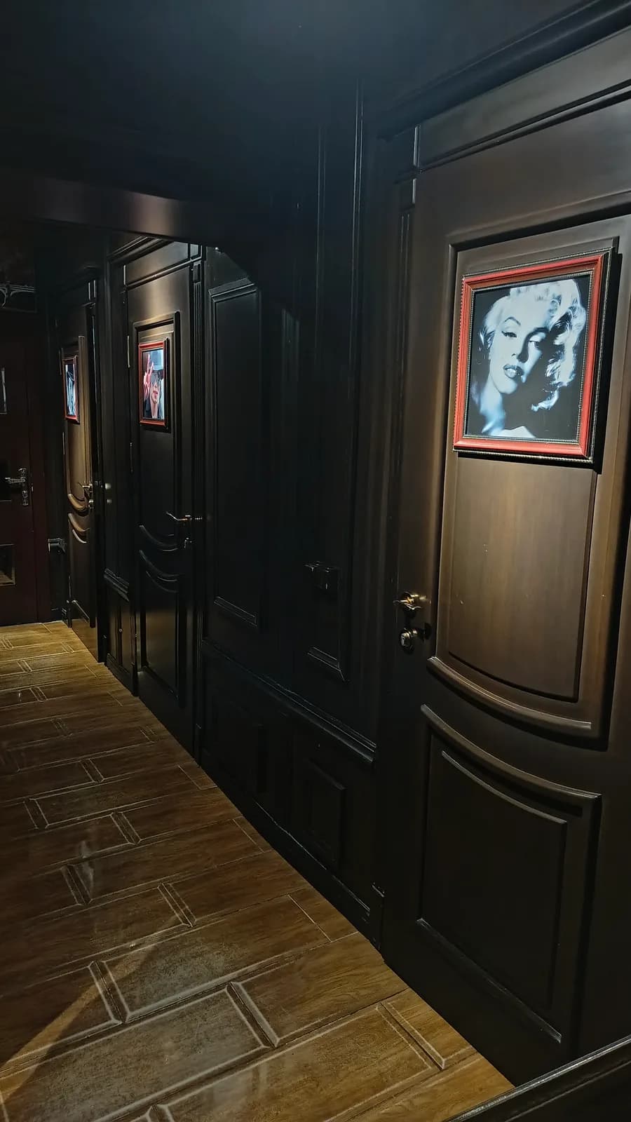 PRAGA restaurant